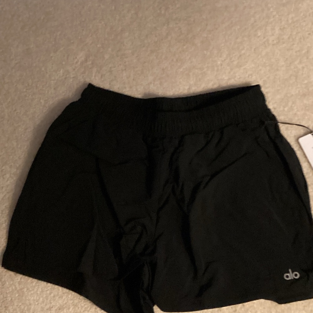 ALO Yoga Women's Charcoal Athletic Shorts (PRICEDROP) - Picture 5 of 6